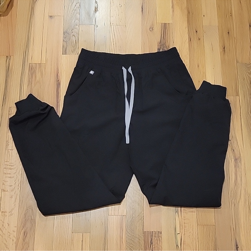 Figs Joggers in size small tall
